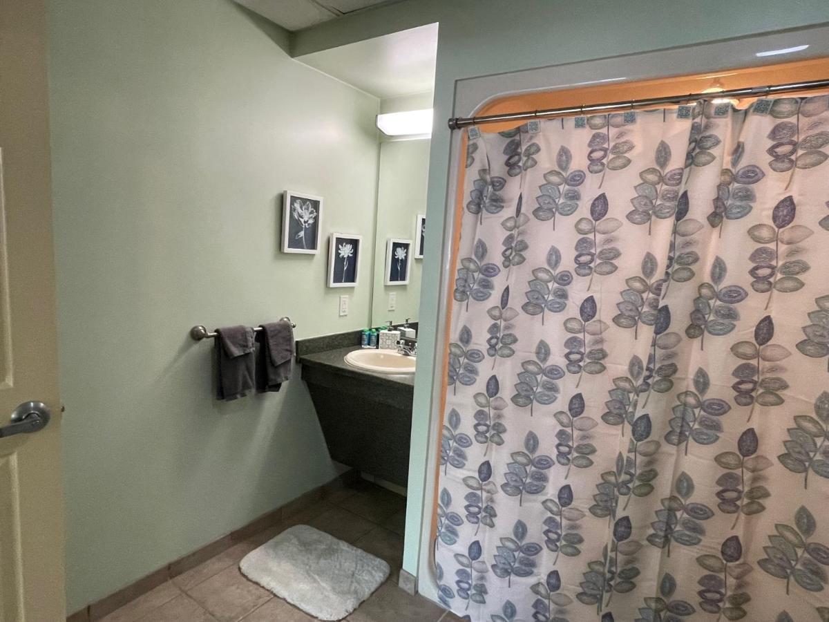 Pershing Heights 16 Apartment *