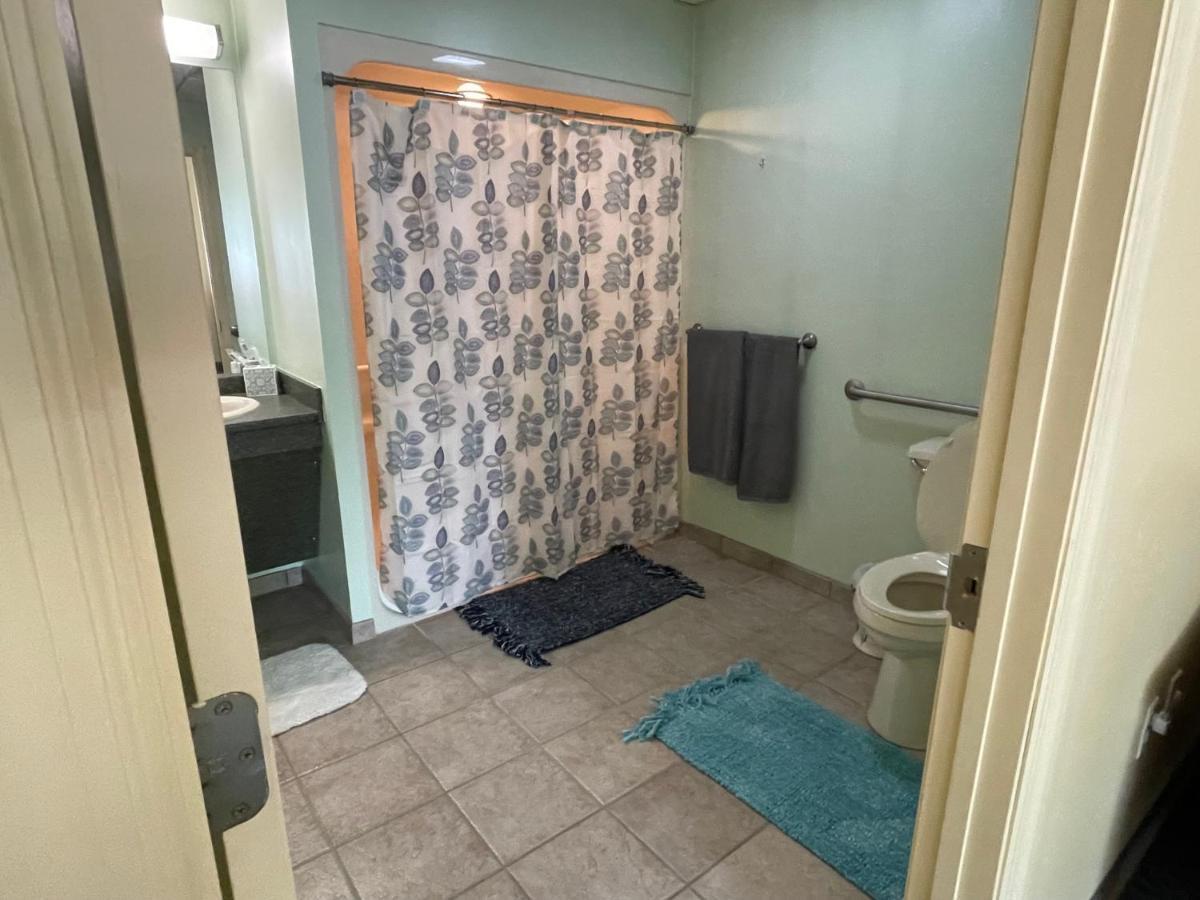 Apartment Pershing Heights 16 *